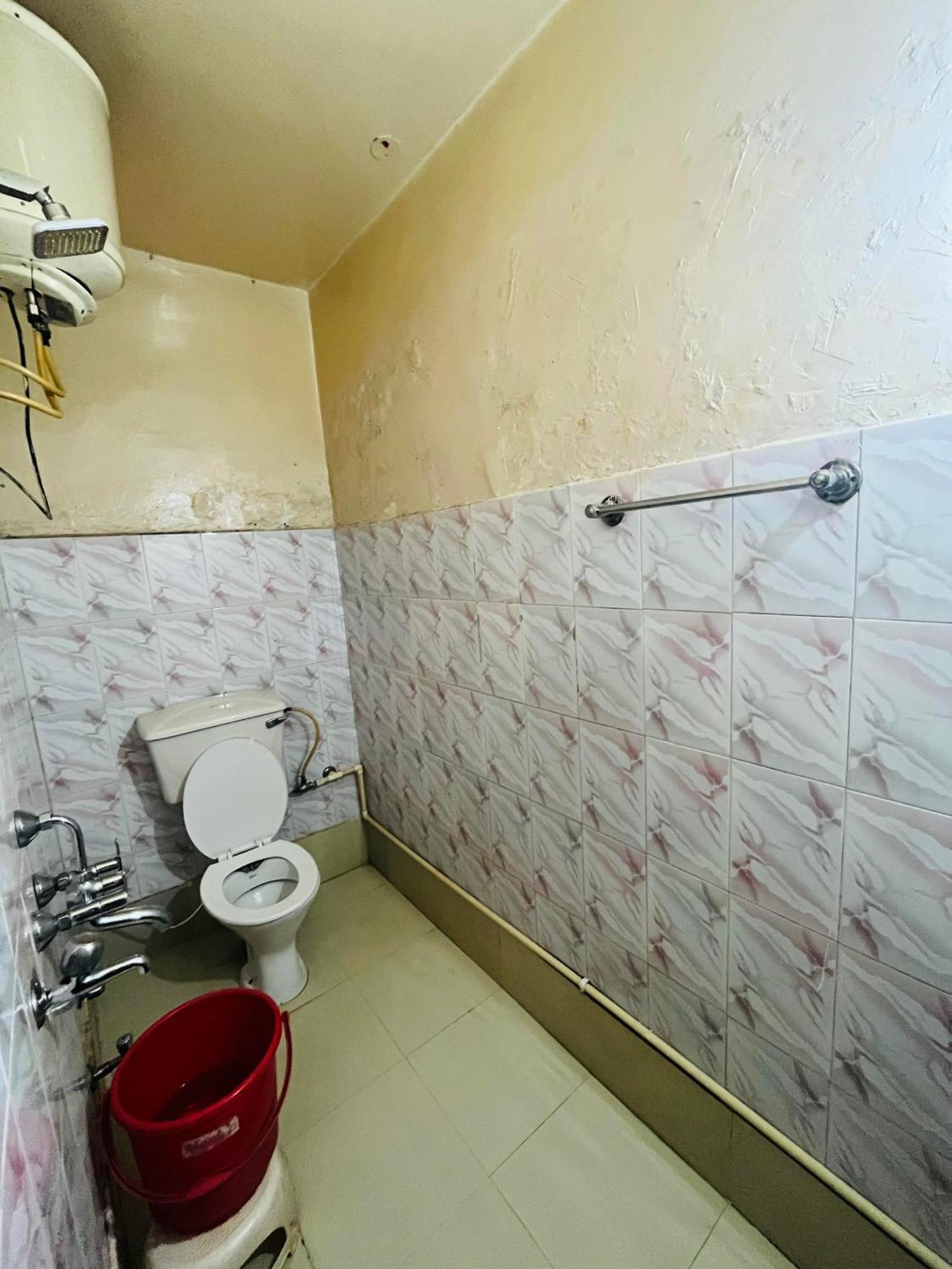Hotel Raj Golden & Restaurant Pālampur 外观 照片